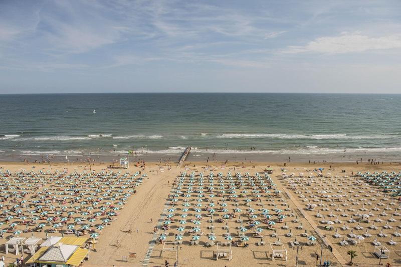 Hotel Cavalieri Palace Lido di Jesolo Exterior foto